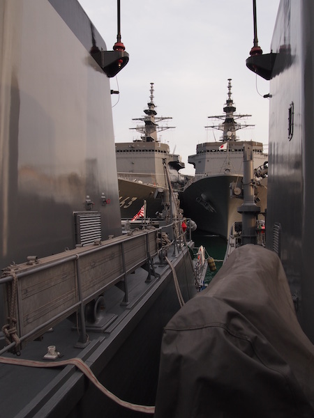 掃海母艦「うらが」「ぶんご」