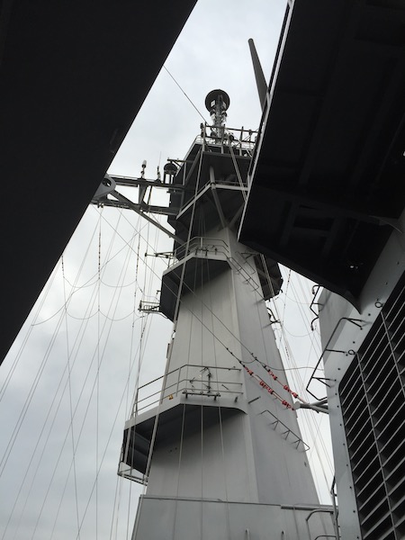 輸送艦おおすみ