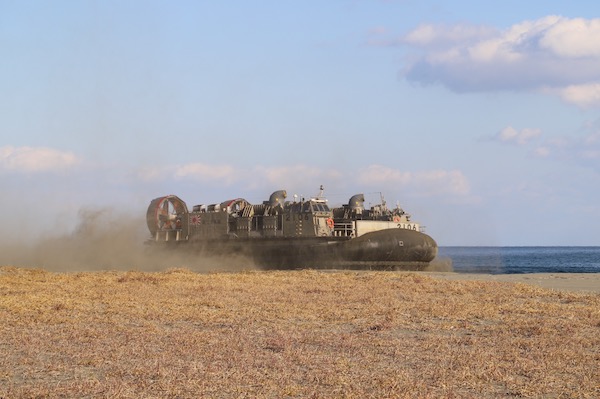 LCAC-1級エア・クッション型揚陸艇